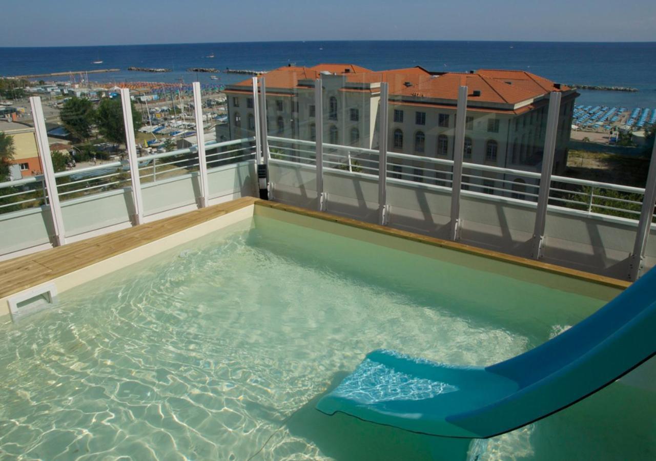 Hotel Aragosta Cattolica Exterior foto